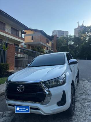 TOYOTA HILUX 2.8 D-4D TURBO DIESEL CD SRV 4X4 AUTOMÁTICO